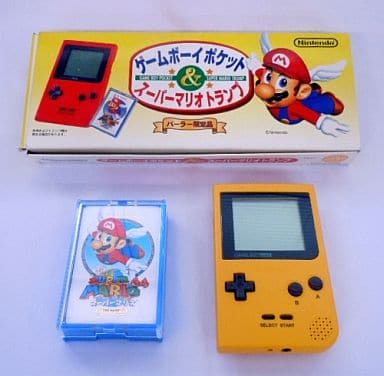 ゲームボーイポケット(本体色：イエロー)＆スーパーマリオトランプ[パーラー限定品]（ゲームボーイ）